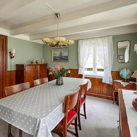 Semesterbostad 2 Bedroom Beautiful In