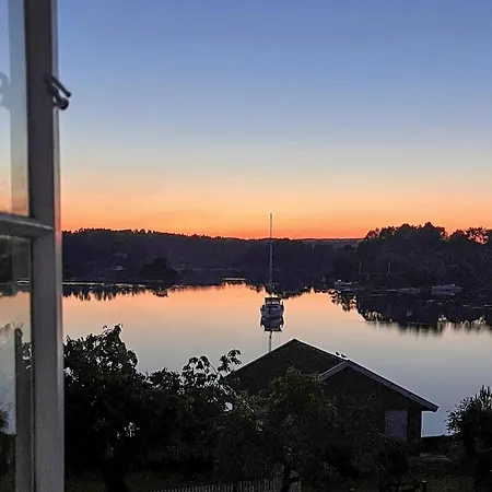 2 Bedroom Beautiful In Semesterbostad *