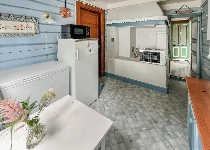 2 Bedroom Beautiful In Hébergement de vacances *