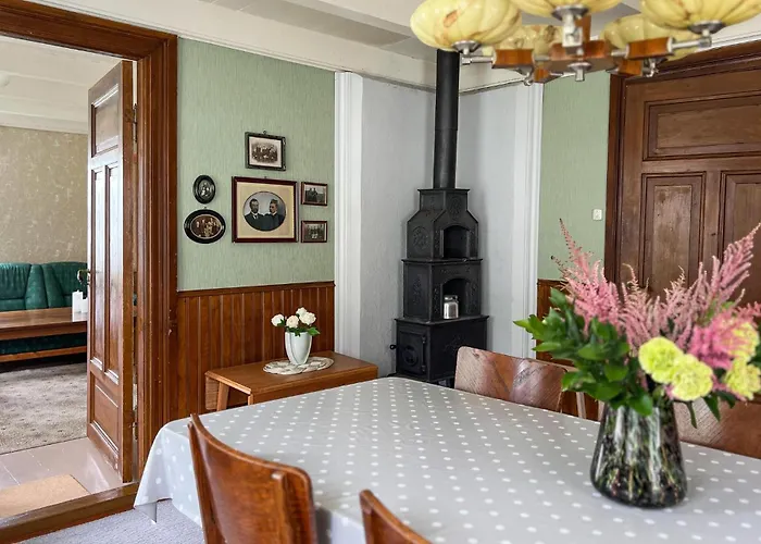 2 Bedroom Beautiful In *