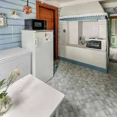 2 Bedroom Beautiful In Сasa de vacaciones *