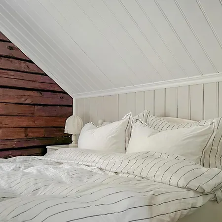 2 Bedroom Beautiful In