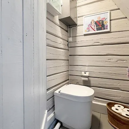 Сasa de vacaciones 2 Bedroom Beautiful In Hovag